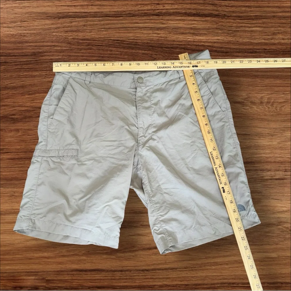 The North face Nylon Shorts Men Size 38 Beige Tan‎